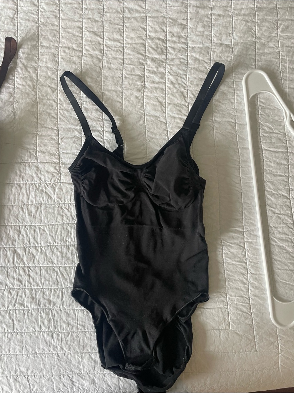 Skims brief bodysuit in onyx